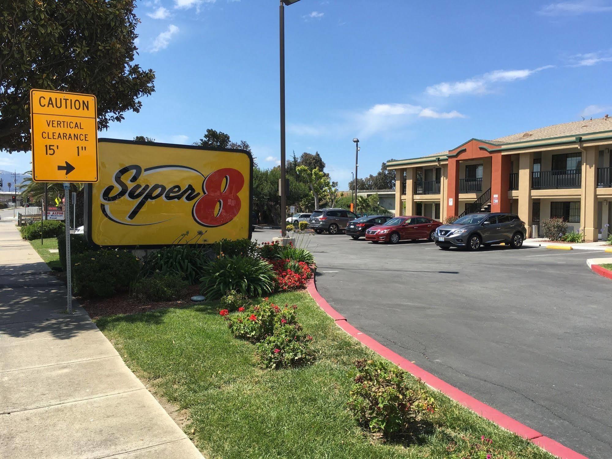Super 8 By Wyndham Salinas Exterior foto