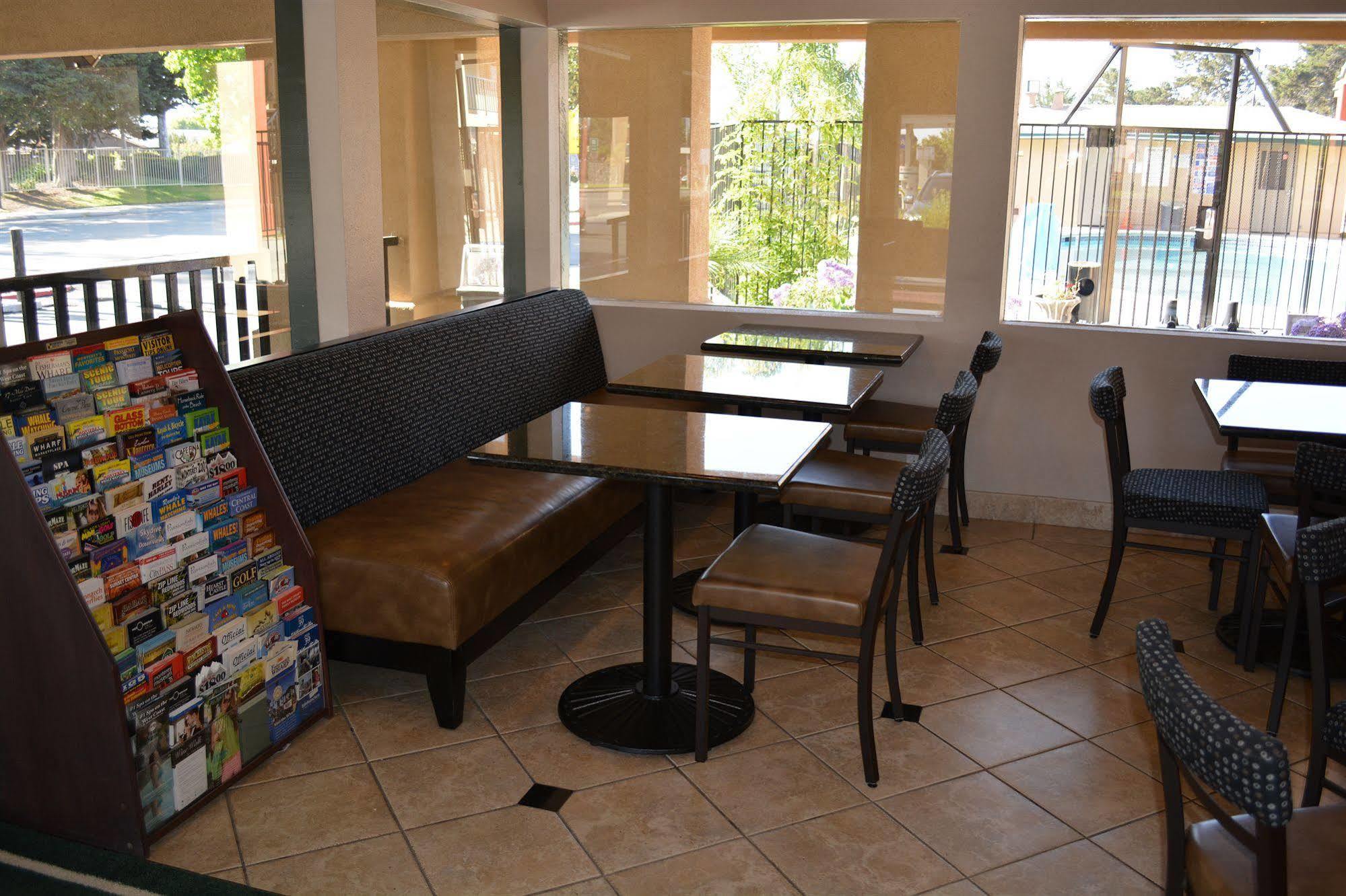 Super 8 By Wyndham Salinas Exterior foto